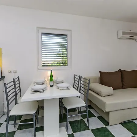 14380a Apartment